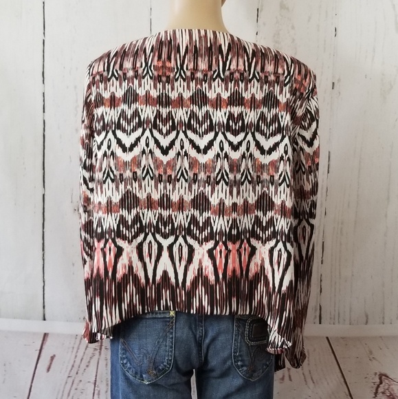 KARDASHION KOLLECTION Medium Length Padded… - Picture 3 of 7